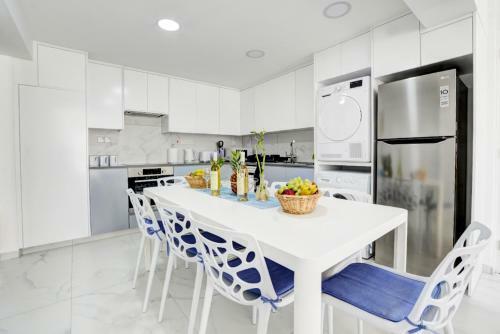 Apartamento Myhome Delux, Napa Blue 3bed With Pool