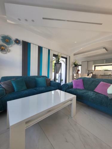 Georgimaria Azure Luxury Sea Villa