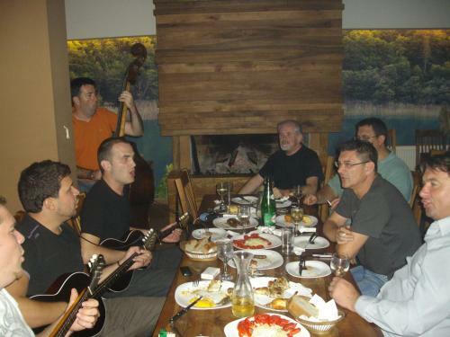 Hostal Guest House Bora?ko Lake