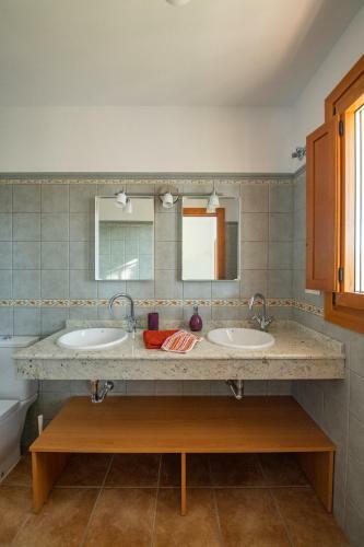Casa Grande / Rosas Cantares