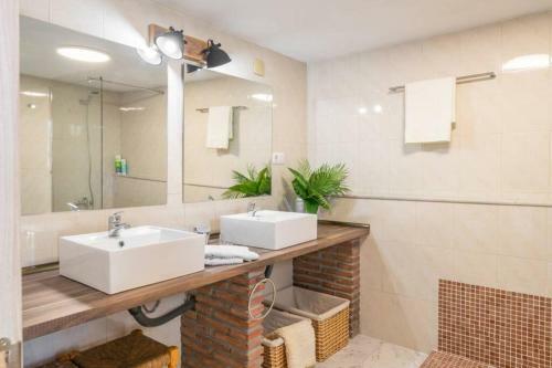Villa Zalea Real -super Ideal Grupos, Piscina !