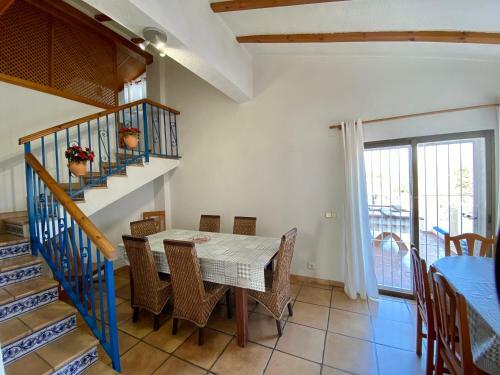 Espectacular Villa En La Nuc�a. Privacidad Total.