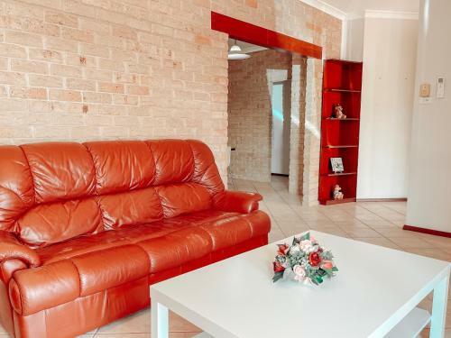 Carnarvon 3br & 2ba Holiday House