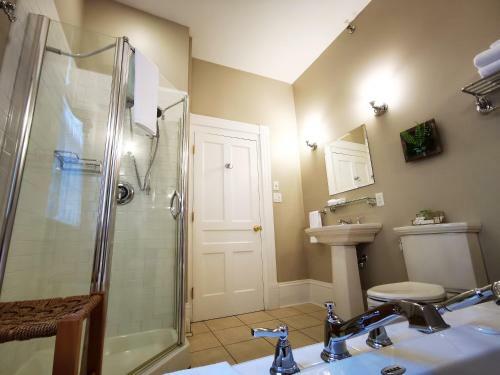 Bed & Breakfast No 1 Grafton Inn