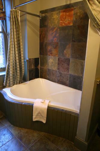Hotel Fairholm Boutique Inns