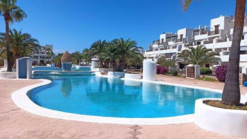 Agradable Chalet Adosado Con Piscinas