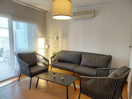 Agradable Chalet Adosado Con Piscinas