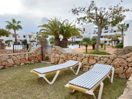 Agradable Chalet Adosado Con Piscinas