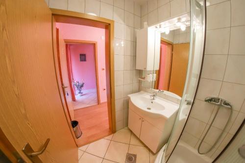 Apartments Crvena Jabuka 1