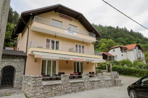 Apartments Crvena Jabuka 1