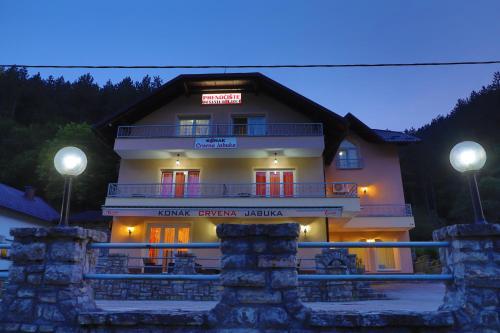Apartments Crvena Jabuka 1
