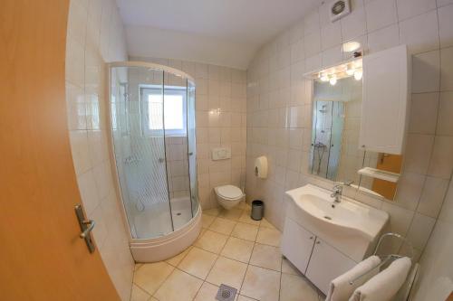 Apartments Crvena Jabuka 1
