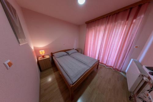 Apartments Crvena Jabuka 1