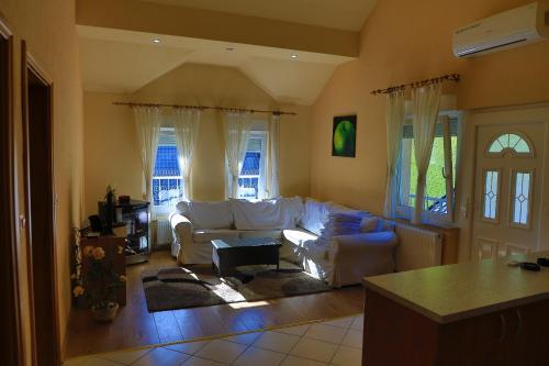 Apartments Crvena Jabuka 1