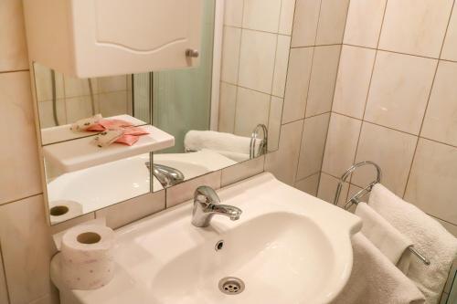 Apartments Crvena Jabuka 1