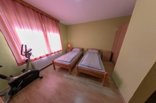 Apartments Crvena Jabuka 1