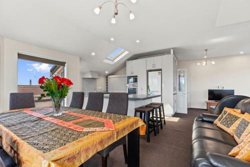 Endless Summer - Mount Maunganui Holiday Home