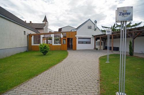 Apartamentos Apetlon'er - Heurigerpensionboehm