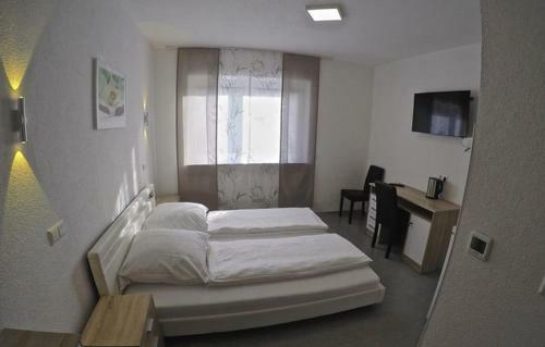 Hostal Pension Kochertal