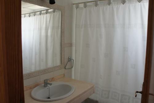 Apartamento Dos Dormitorios, Primera L�nea Y Aire Acondicionado