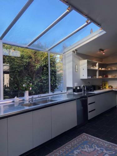 Apartamentos Maison Blue - Chic Inner City Townhouse