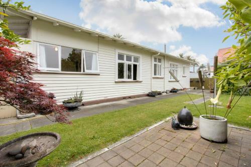 Gran's House - Napier Holiday Home