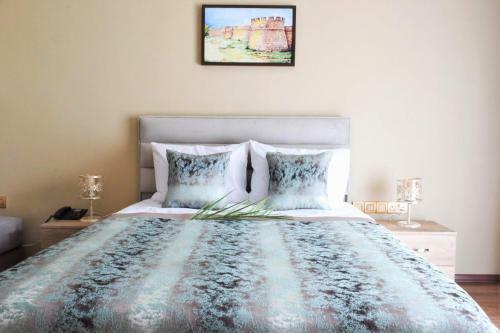 Hostal Golden Palms Guest House & Cafe