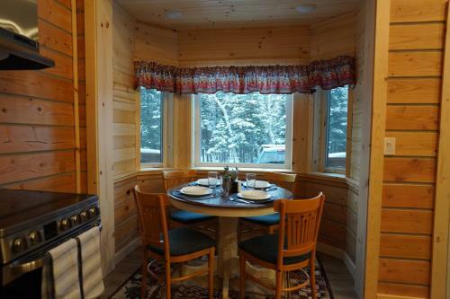 Muskrat Cabin, Private, Entire Cabin, Free Wifi