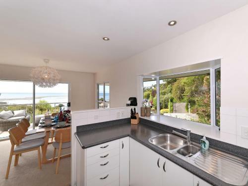 Wisteria Heights - Nelson Holiday Home