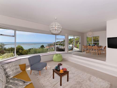Wisteria Heights - Nelson Holiday Home