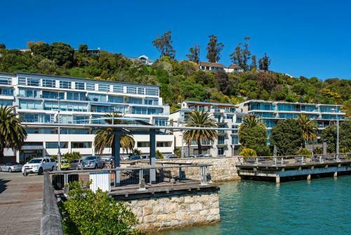 Penthouse 37 - Nelson Waterfront Apartment