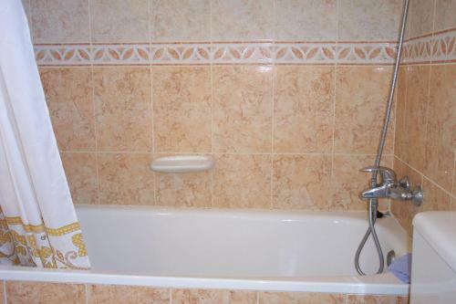 Apartamento En Primera L�nea de Playa Con Piscina Y Parking