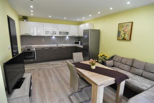 Apartment Deni