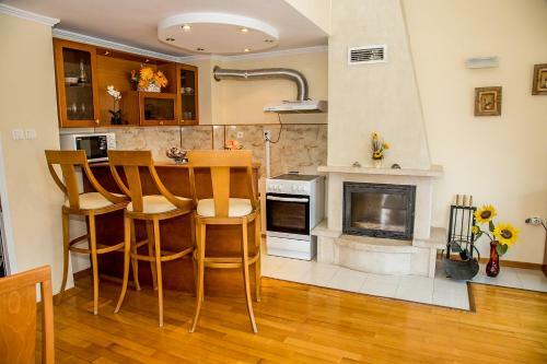 Apartamento Spacious & Sunny Maisonette W/ Terrace Near Centre