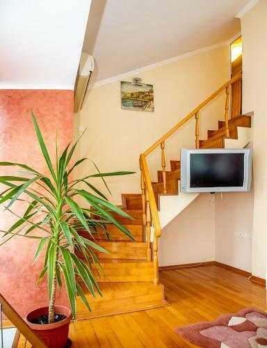Apartamento Spacious & Sunny Maisonette W/ Terrace Near Centre