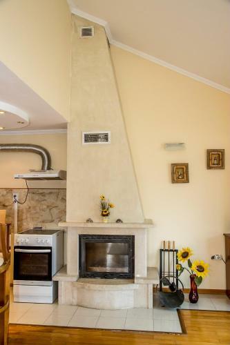 Apartamento Spacious & Sunny Maisonette W/ Terrace Near Centre