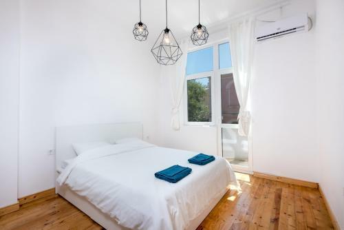 The White Apartment - Bogoridi Main Street