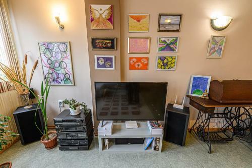 Buda High Steps Sunny Apartment - 5min To Beach