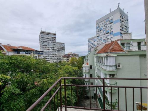 Flora - Beautiful *new* Apartment To The Beach