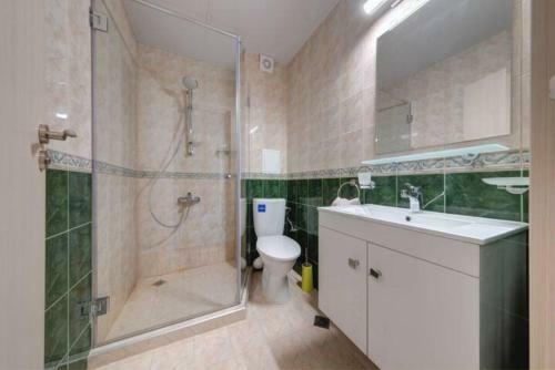 Flora - Beautiful *new* Apartment To The Beach