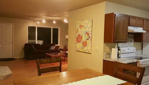 Rainbow Row - Two Private Units In Complex, Near Mendenhall Glacier, Trails, And Conveniences!