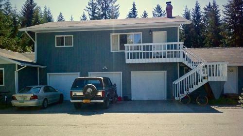 Rainbow Row - Two Private Units In Complex, Near Mendenhall Glacier, Trails, And Conveniences!