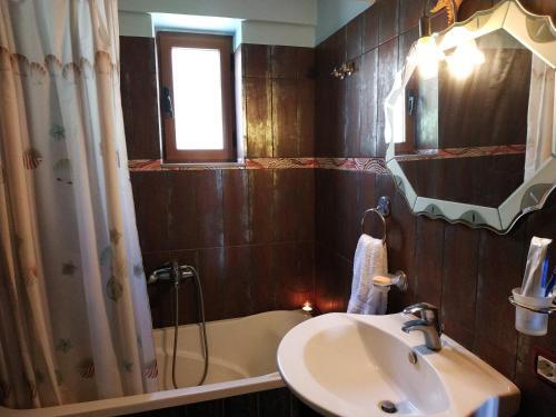 Hostal Q Bay Apartments