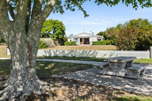 Absolutely Shore - Ngongotaha Holiday Home