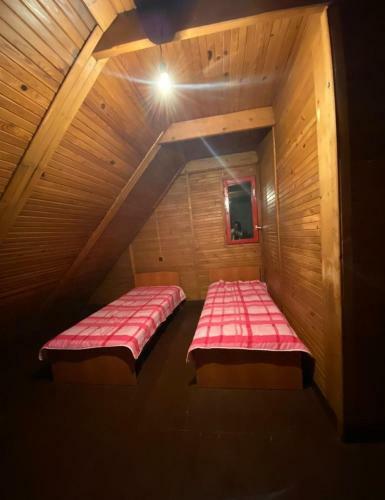 ????? ????/wooden House