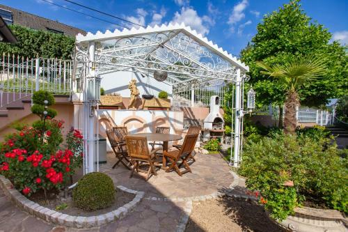 Villa Eifelpalace Am N�rburgring