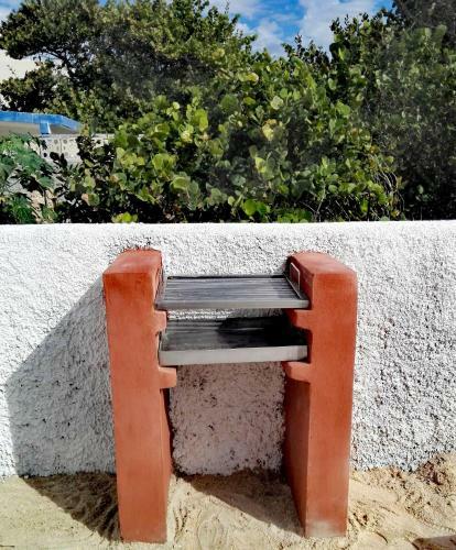 Cute Refurbished Beachfront House, Private Paradise For A Couple