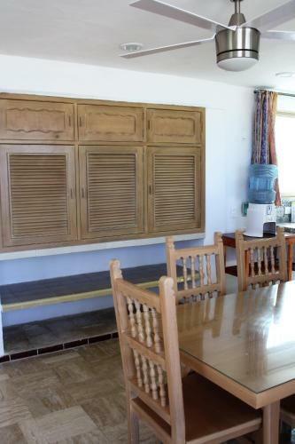 Cute Refurbished Beachfront House, Private Paradise For A Couple