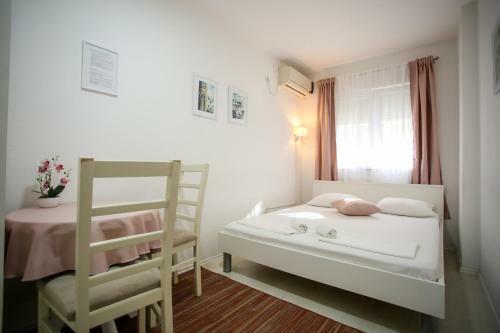 Hostal Guesthouse Aurora