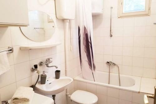 Lamiya?s 2 Bedroom Apartment